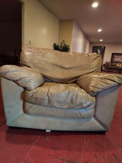 Extra large Australian white leather chair very comfortable