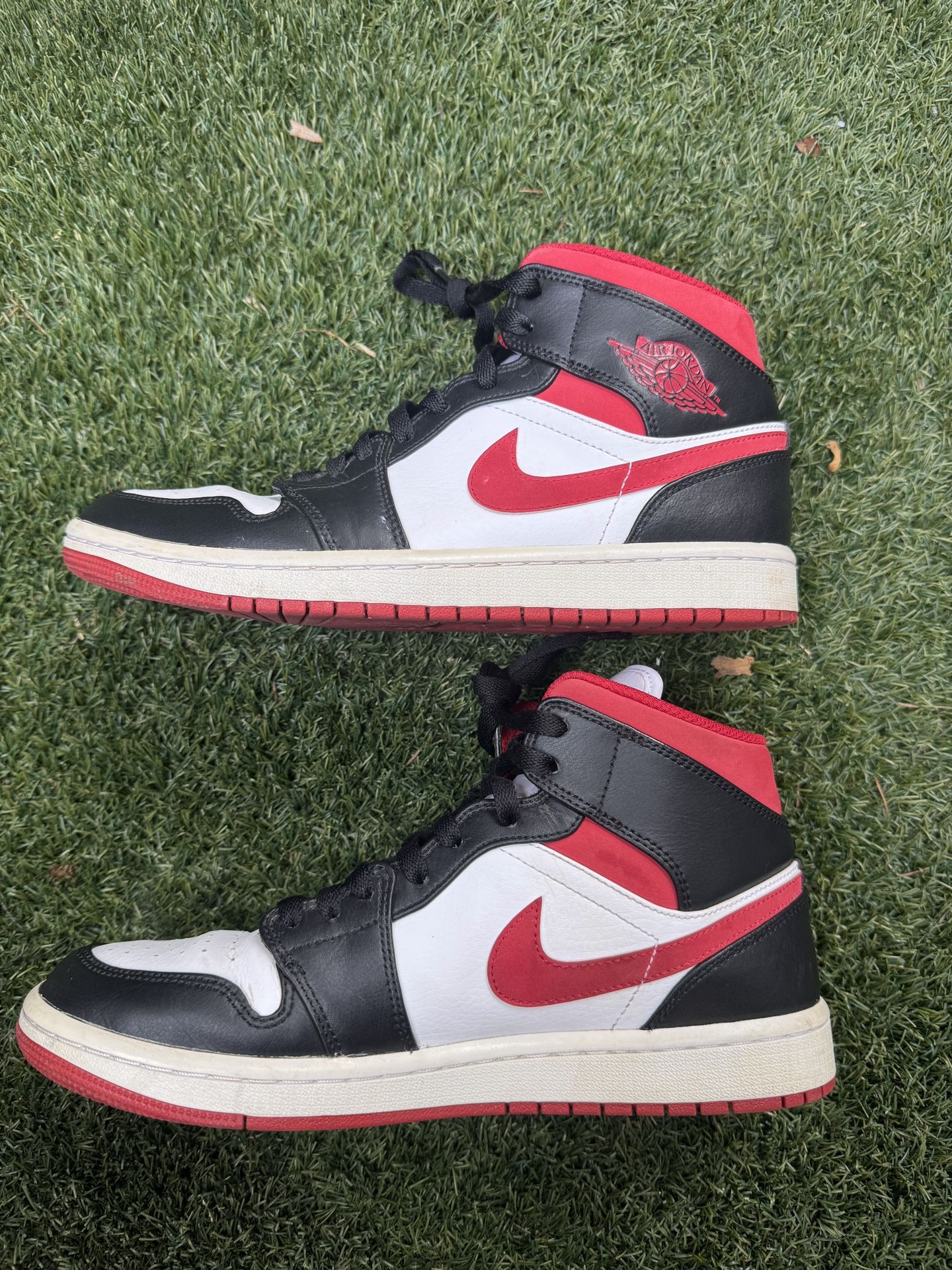 Nike Air Jordan Mid White/ Gym Red Black Chicago 554724 122