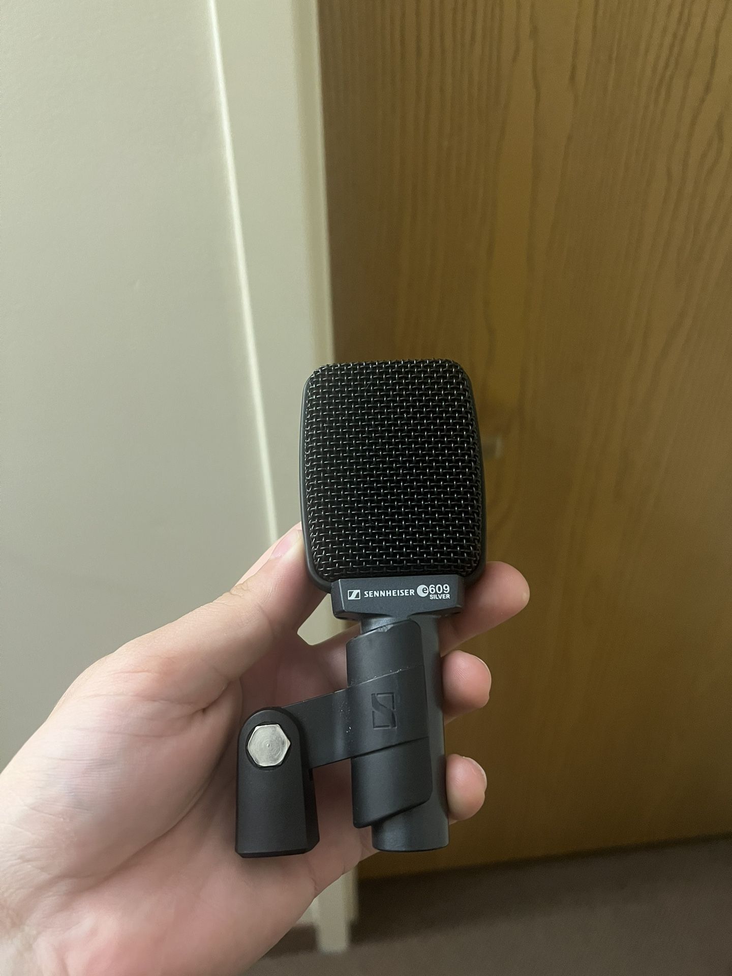 Sennheiser e609 microphone