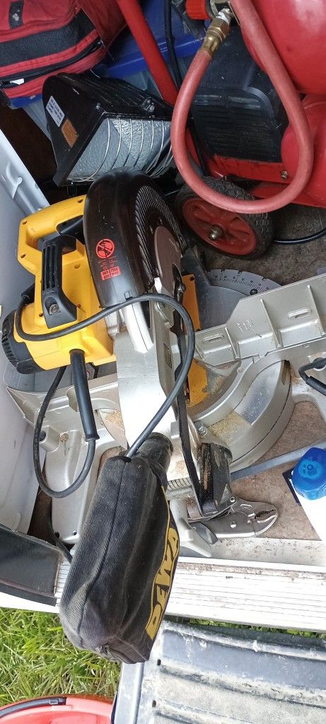 DeWalt DW713 10-inch compound miter saw.