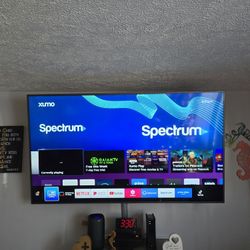 LOWERED PRICE Samsung 65 " Smart TV with remote. 