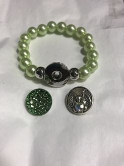 Green faux pearl snap button bracelet