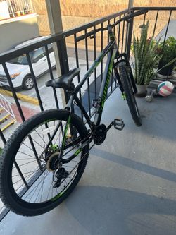 Semi New Schwinn Boundary Mountain Bike