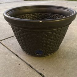 Suncast wicker Hose Hideaway