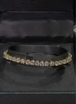 14kt yellow gold 10.00ct bracelet w/ forty three Natural Round H-I VS2-SI2 DIAMONDS (w/appraisal)