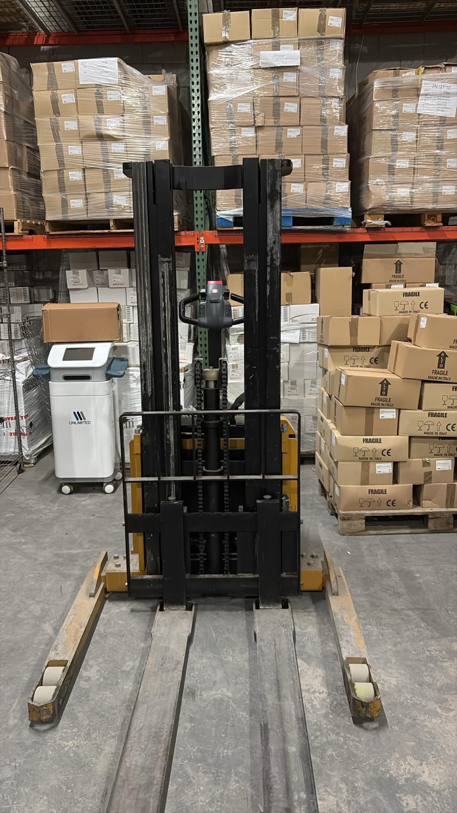 Big Joe PDS Power Drive Straddle Stacker