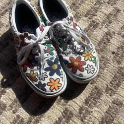 Woman's Vans Size 7.5