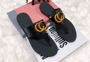 Gucci Double G Leather Thong Sandals