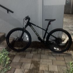 Trek Giants Mountain Bike 