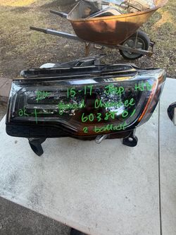 2015-17 Jeep grand Cherokee right headlight