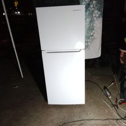 CROSLEY  TOP  FREEZER  Refrigerator