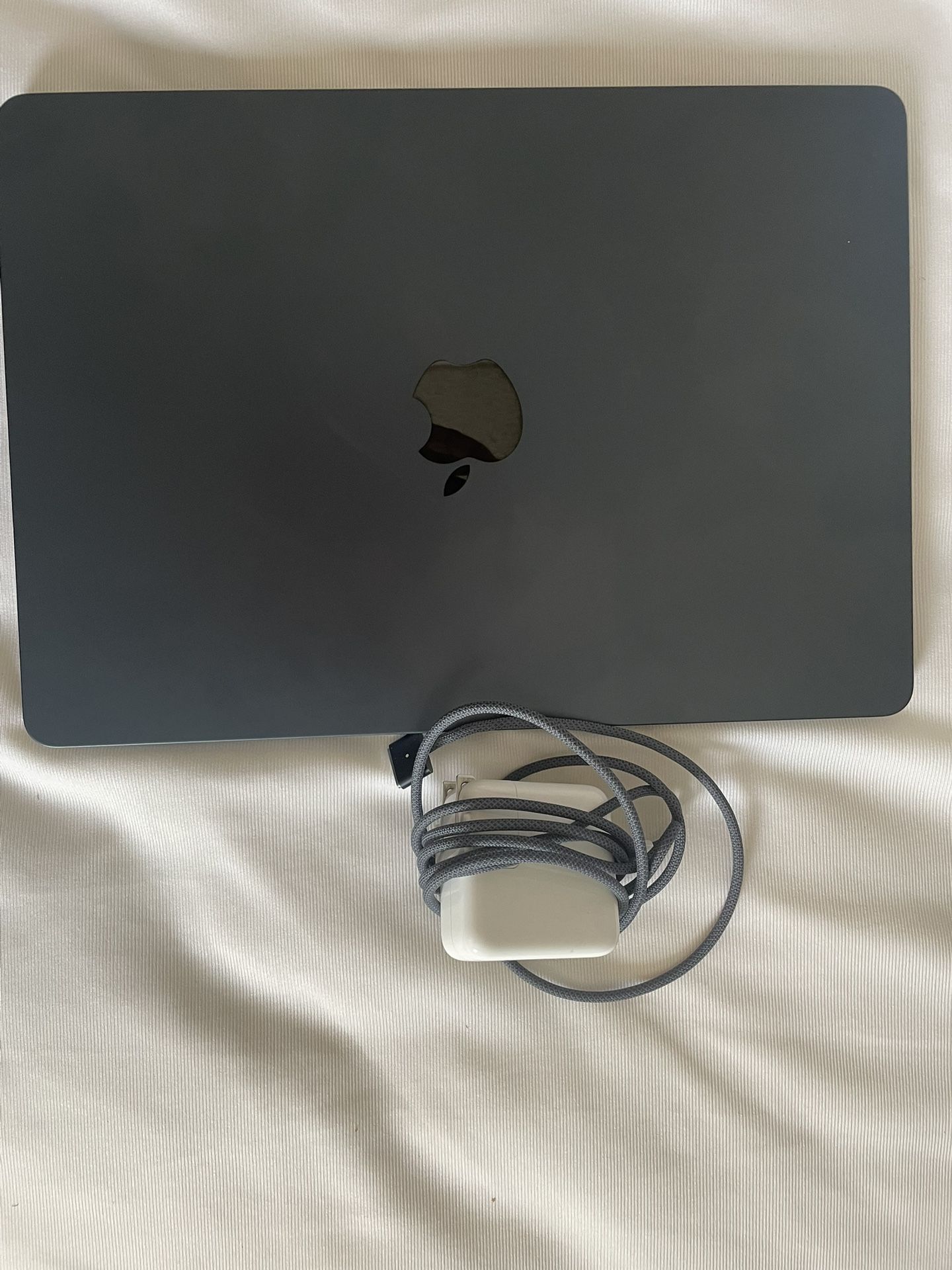 MacBook Air M3 Chip 8gb/256gb 