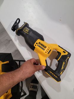 Dewalt sawzall XR 20v TOOL ONLY