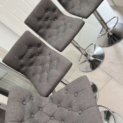 Set of 4 Swivel Bar Stools – Adjustable Height