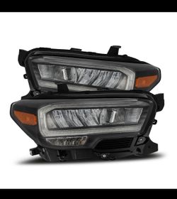 16-23 Toyota Tacoma LUXX-Series LED Crystal Headlights Black