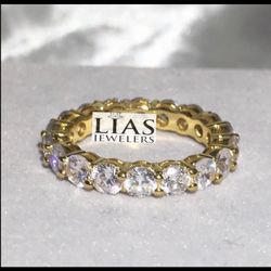 New 18k Yellow Gold Wedding Ring 