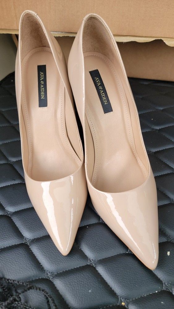 AVA & AIDEN Elegant Nude Patent Leather