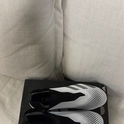 Adidas Predator Size 6 Boys