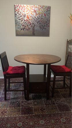 Mesa pequeña de madera