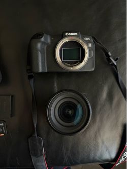Canon EOS RP Creator Bundle
