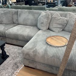 Super Soft Plush Fabric 3 Piece Sectional!!