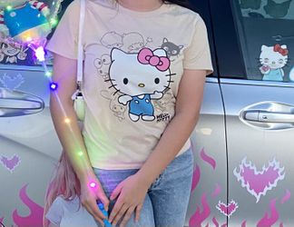 Hello Kitty Graphic Tshirt