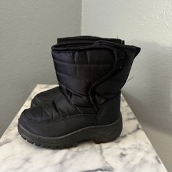 Size 8 Kids Black Snow Boots