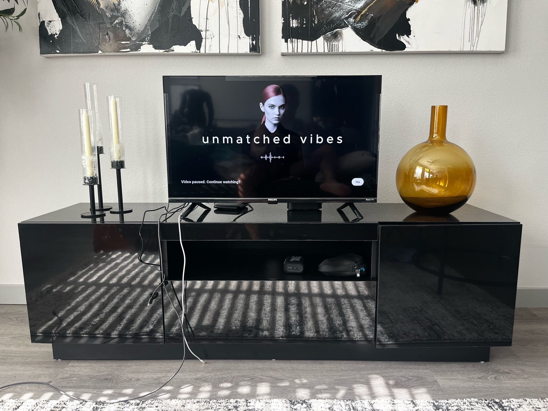 High gloss media console