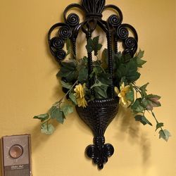 Black Home Interior Stagecoach Scones/planter 