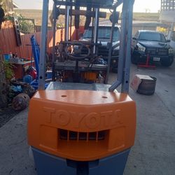 Toyota 5,000lb Forklift 