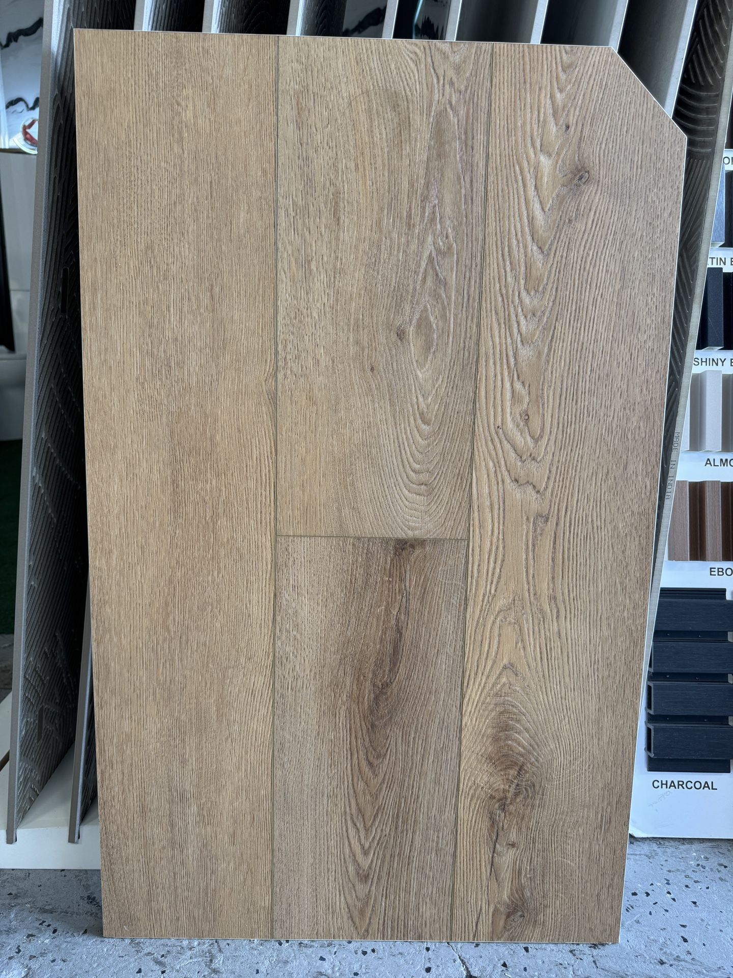 100% Flooring Vinyl