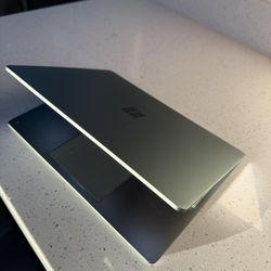 Microsoft -Surface laptop Go 3 