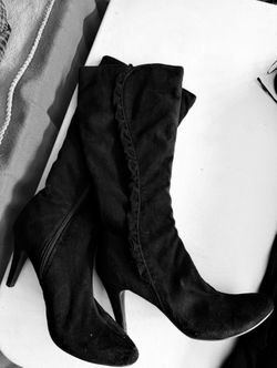 Women’s Size 7 Heel Boot