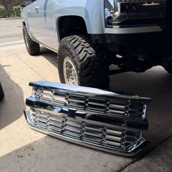 16-18 Silverado Grille 