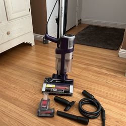 SHARK STRATOS VACUUM 