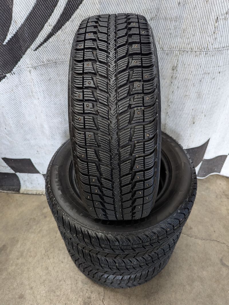 205/55r16 "Near Brand New Federal Himalaya WS2 studded winter snow tires