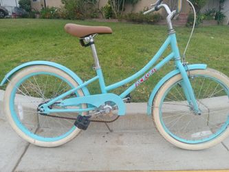 Young kids Bicycle sz 20 tires nice and clean