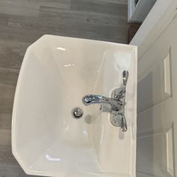 Traditional White Pedestal Sink 
