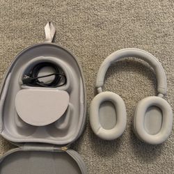 Sony WH1000XM5/SA Wireless Noise-Cancelling Over-the-Ear Headphones
