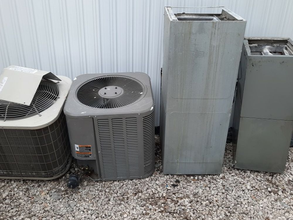 Two Used Ac Unit 1.5 Ton Lenox And Payne