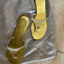 Giuseppe Zanotti Swarovski Crystals Embellished Sandal thong dress shoes flats 