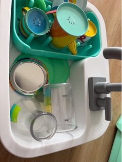 Free Lovery Sink and dishes