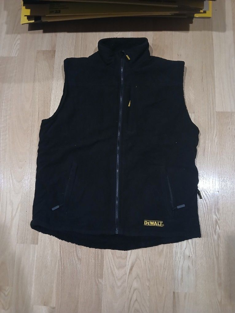 Dewalt heated vest L XL XXL stay warm contractor best choice $80/each