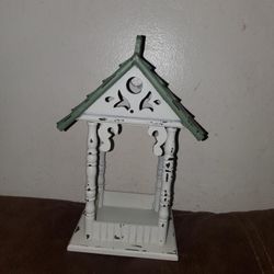Cottage Style Bird Feeder 