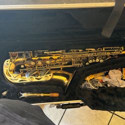 Bundy BAS-300 Student Alto Saxophone