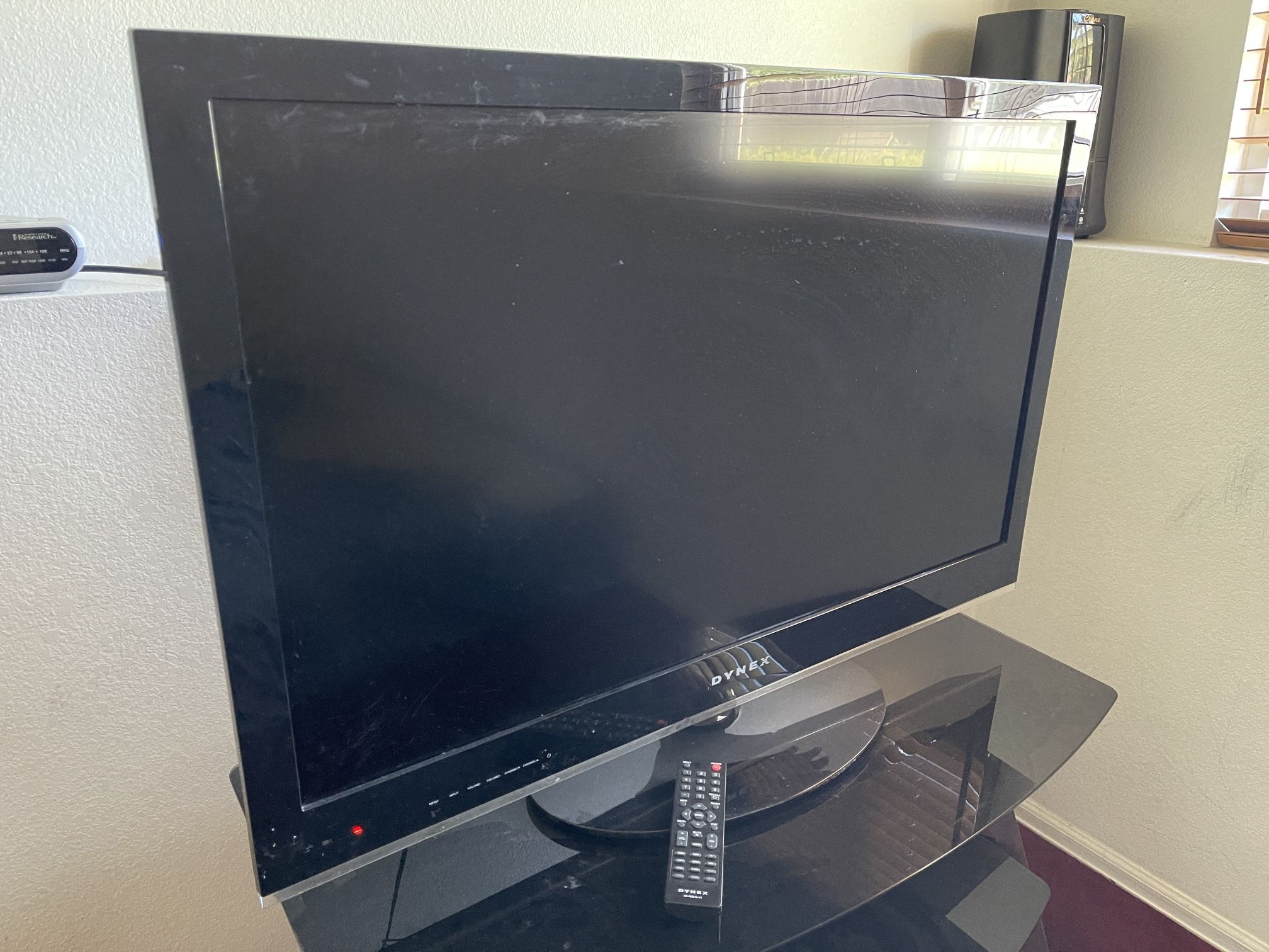 T V 32" 46"