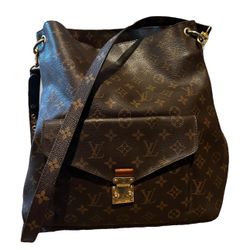 Louis Vuitton Mestis Hobo