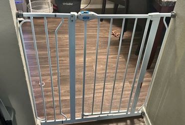 Extra Tall Pet Gate / Safety Gate - Fits Openings 29” - 38.5”
