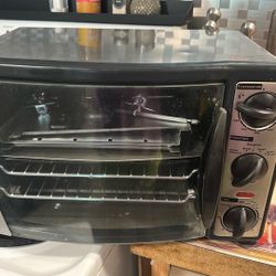 GE Toaster Oven With Accessories 