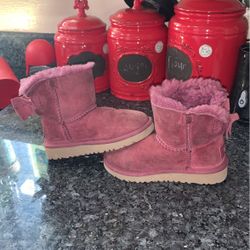 Ugg’s Size 9c Kids